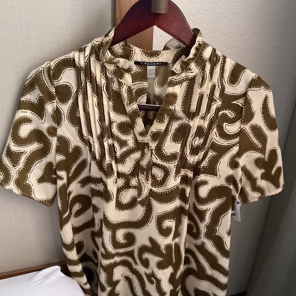 Tahari BLOUSE